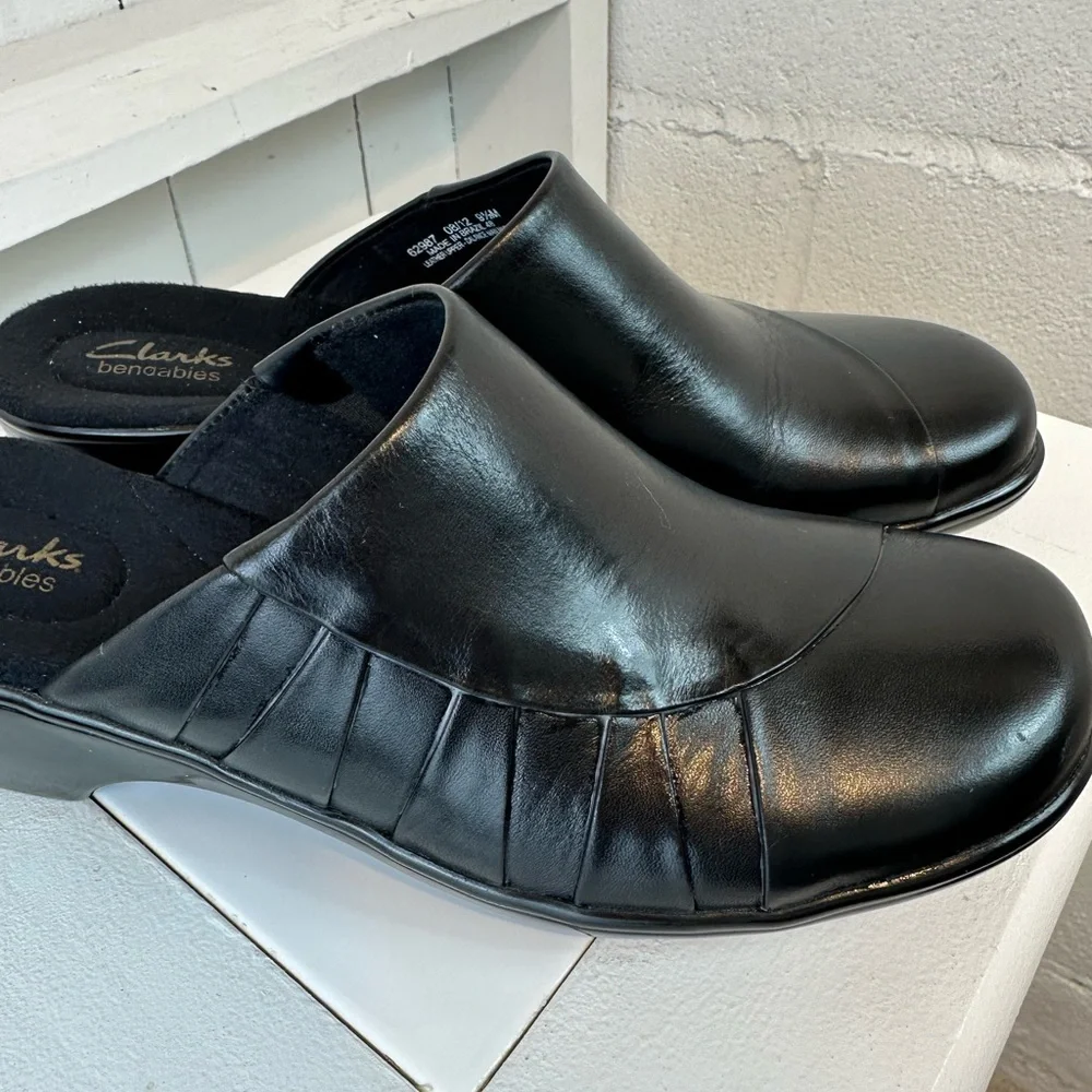 Clarks Bendables Slip-On Clogs Women’s Size 9.5 Classic Black Like New Leather - Picture 4 of 11
